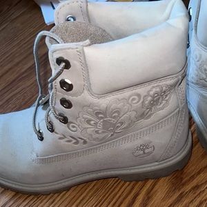 Timberland Women Beige/Tan Shoes Size 10